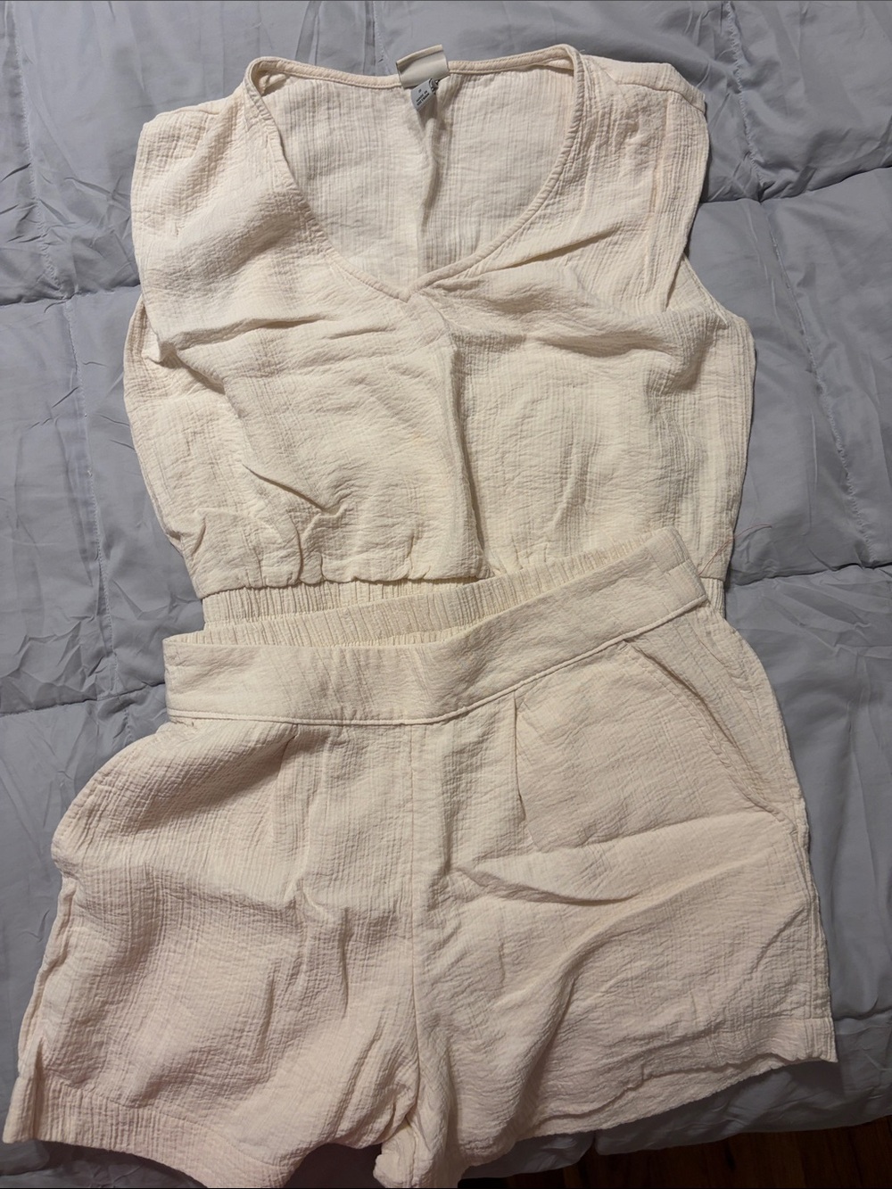Cream Gauze V-Neck Sleeveless Romper